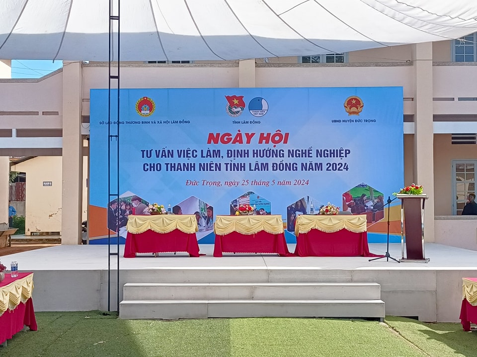 NGÀY HỘI TƯ VẤN VIỆC LÀM - ĐỊNH HƯỚNG NGHỀ NGHIỆP CHO THANH NIÊN TỈNH LÂM ĐỒNG NĂM 2024